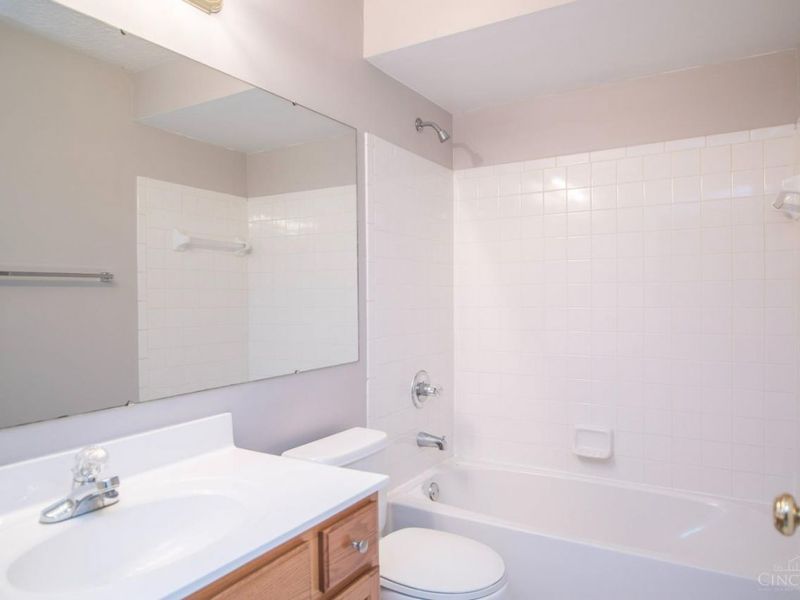 870 Southmeadow Circle, Springfield Twp., OH 45231 Photo 17