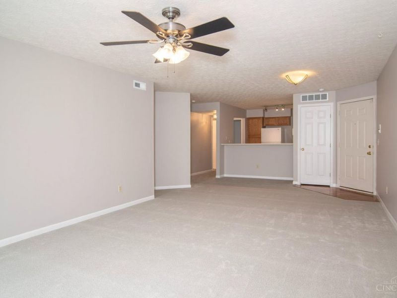 870 Southmeadow Circle, Springfield Twp., OH 45231 Photo 6