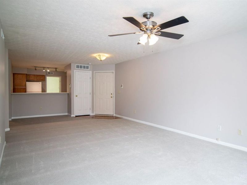 870 Southmeadow Circle, Springfield Twp., OH 45231 Photo 7