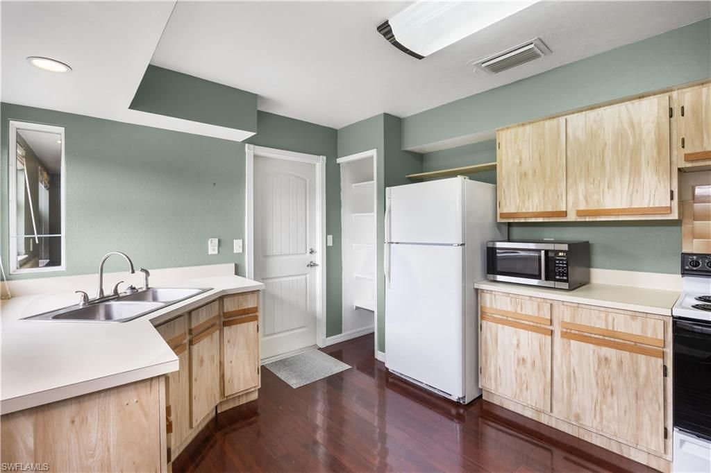 21680 N River Rd , Alva, FL 33920 Photo