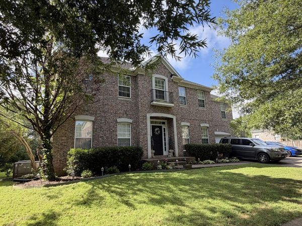 7524 Woodstream Dr, Nashville, TN 37221