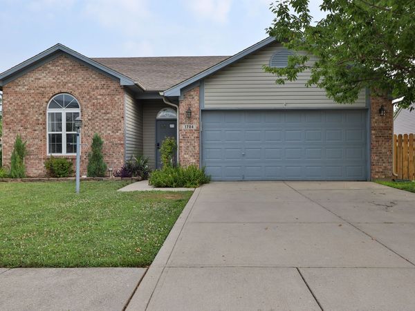 1704 Creekside Drive , Brownsburg, IN 46112