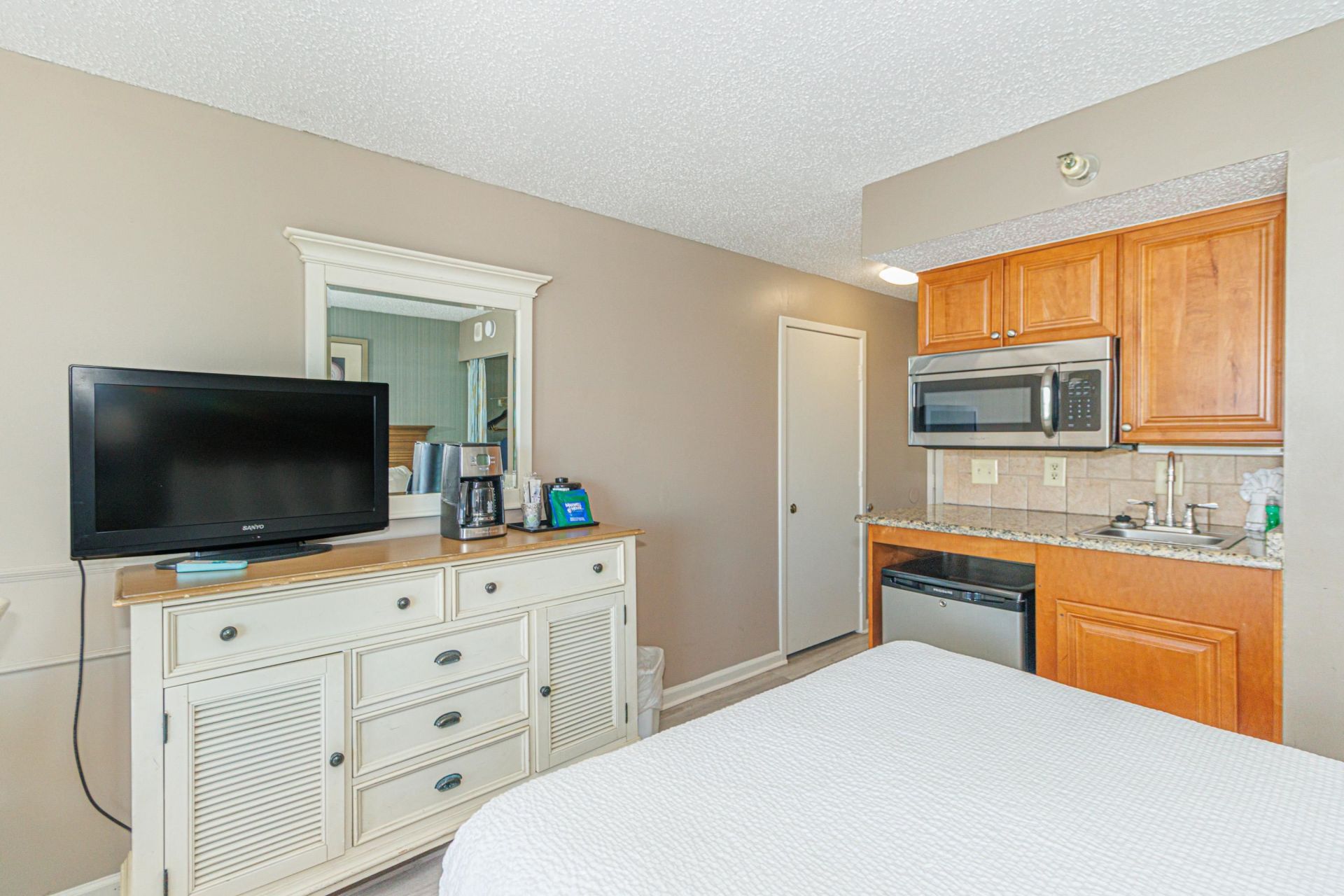 2701 N Ocean Blvd. Photo 27