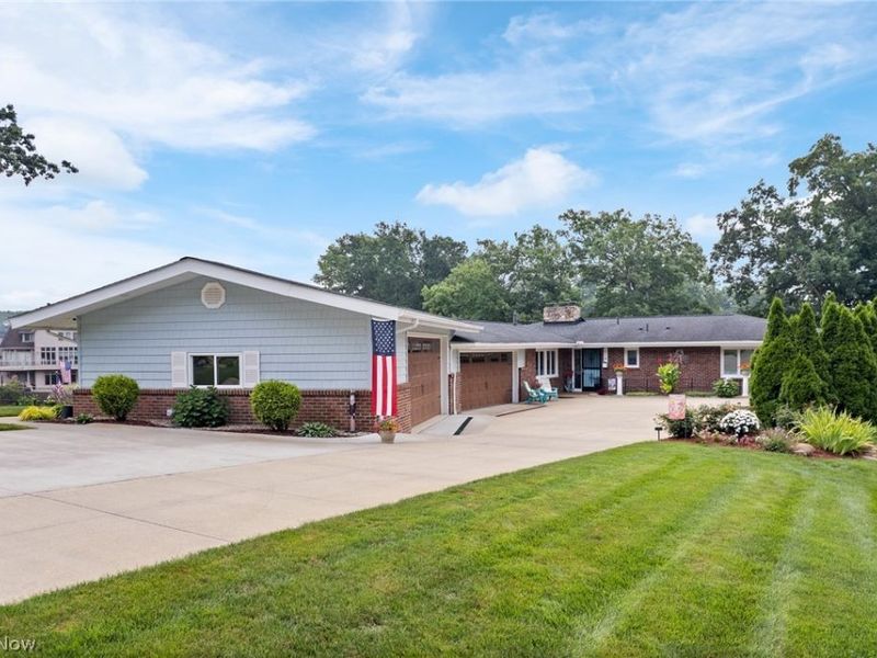114 Lake Front Drive, Green, OH 44319 Photo 2