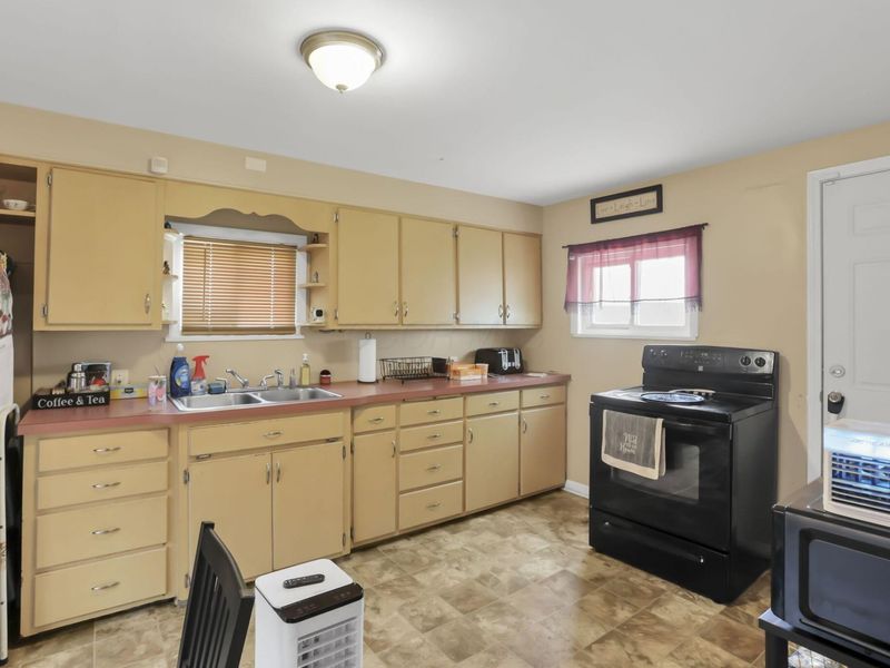 2261 Medina Avenue, Columbus, OH 43211 Photo 10