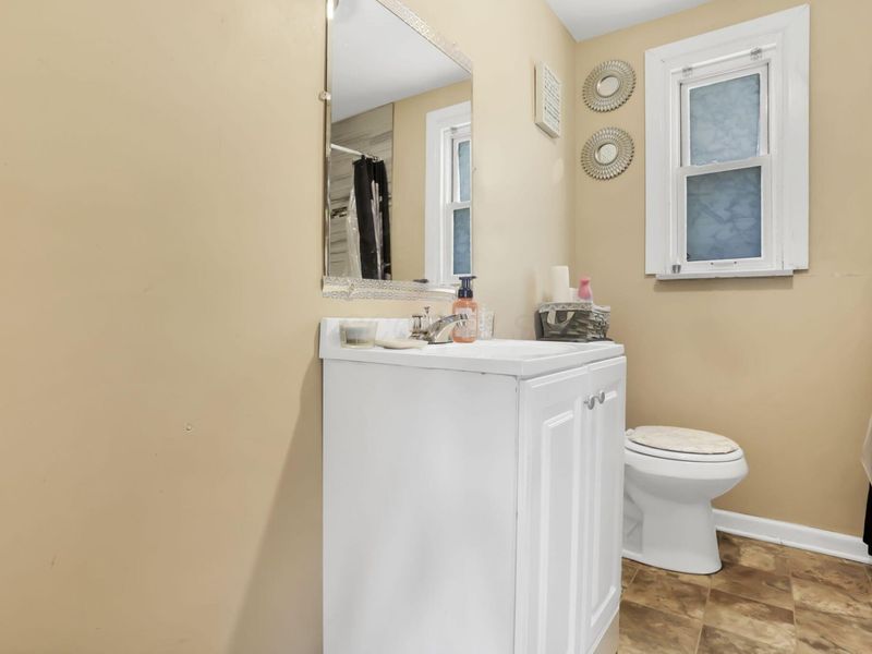 2261 Medina Avenue, Columbus, OH 43211 Photo 12