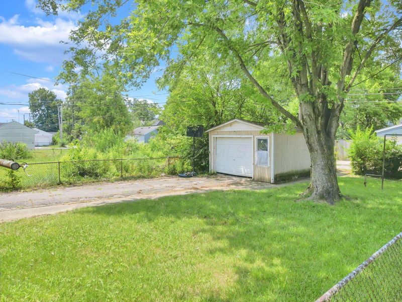 2261 Medina Avenue, Columbus, OH 43211 Photo 19