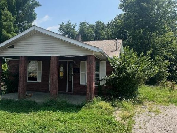 2200 Holland Street , Alton, IL 62002