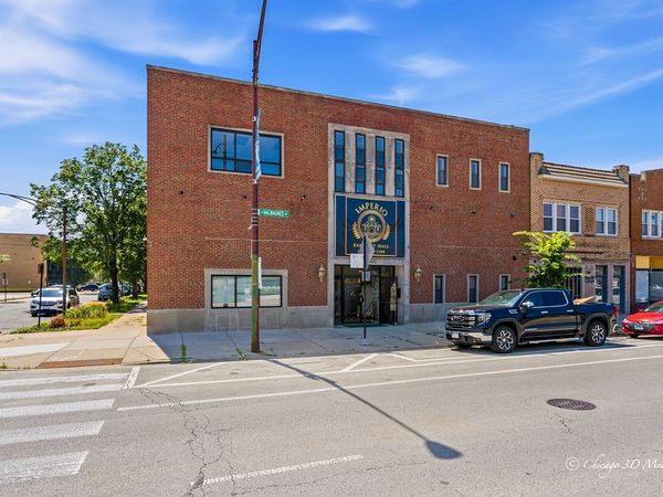5844 N Milwaukee Avenue , Chicago, IL 60646