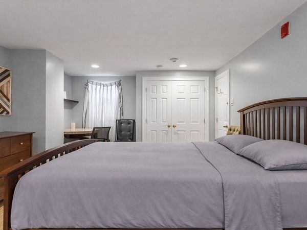 1170 Massachusetts Ave, Unit 2, Cambridge, MA 02138