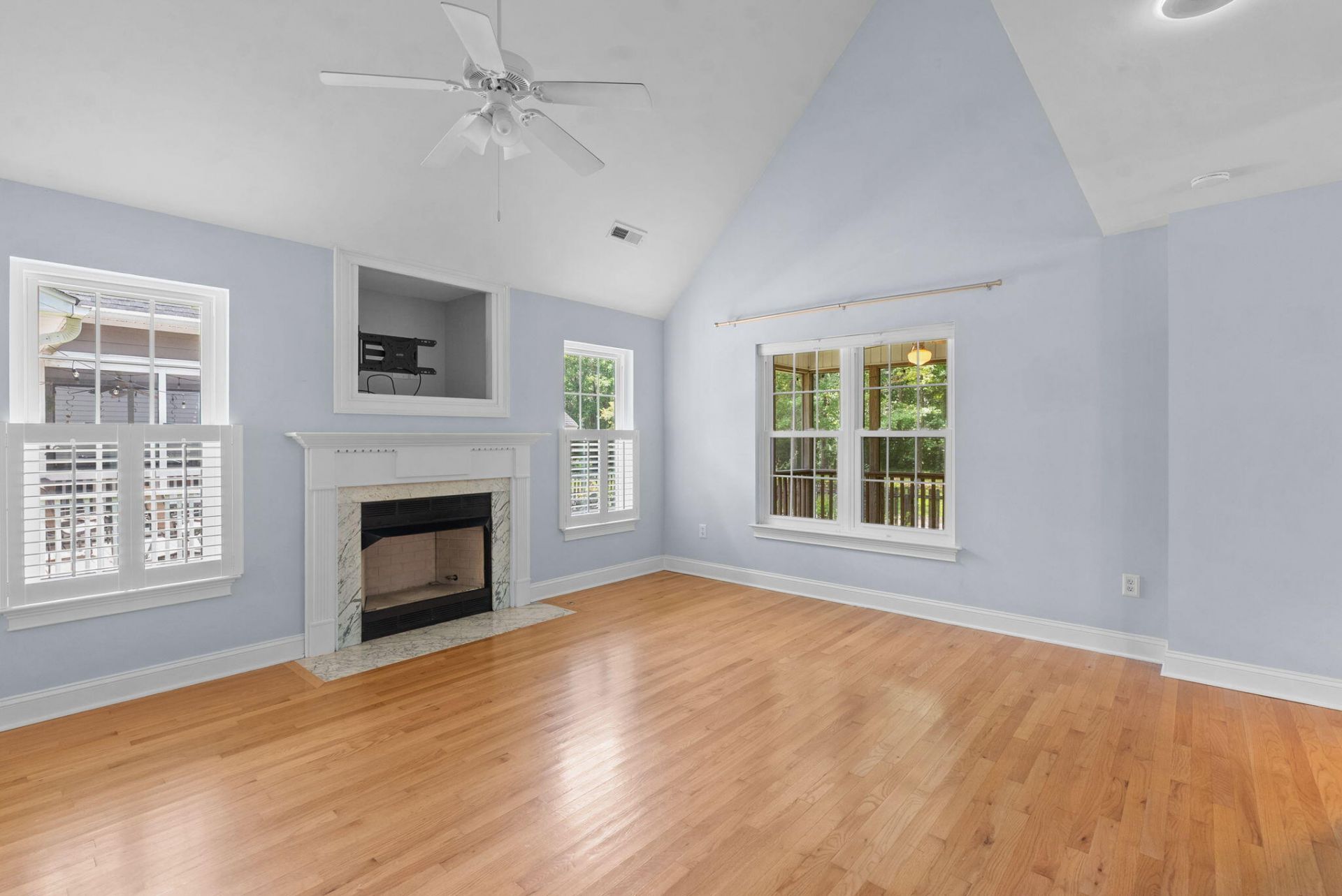 669 Fair Spring Drive Photo 10