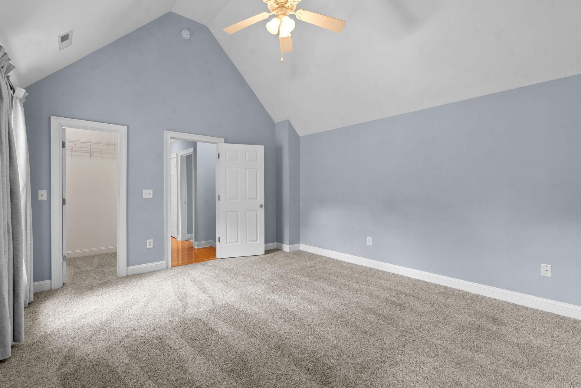 669 Fair Spring Drive Photo 23