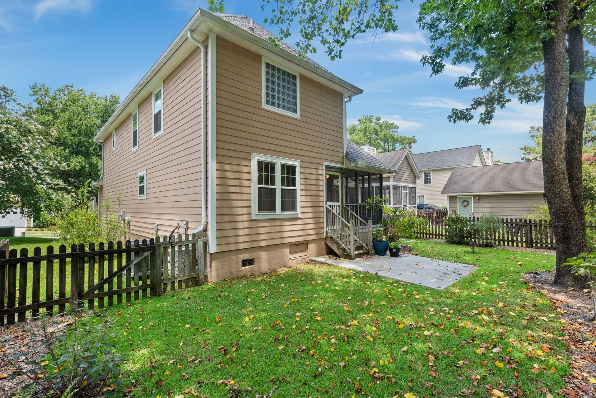 669 Fair Spring Drive Photo 37