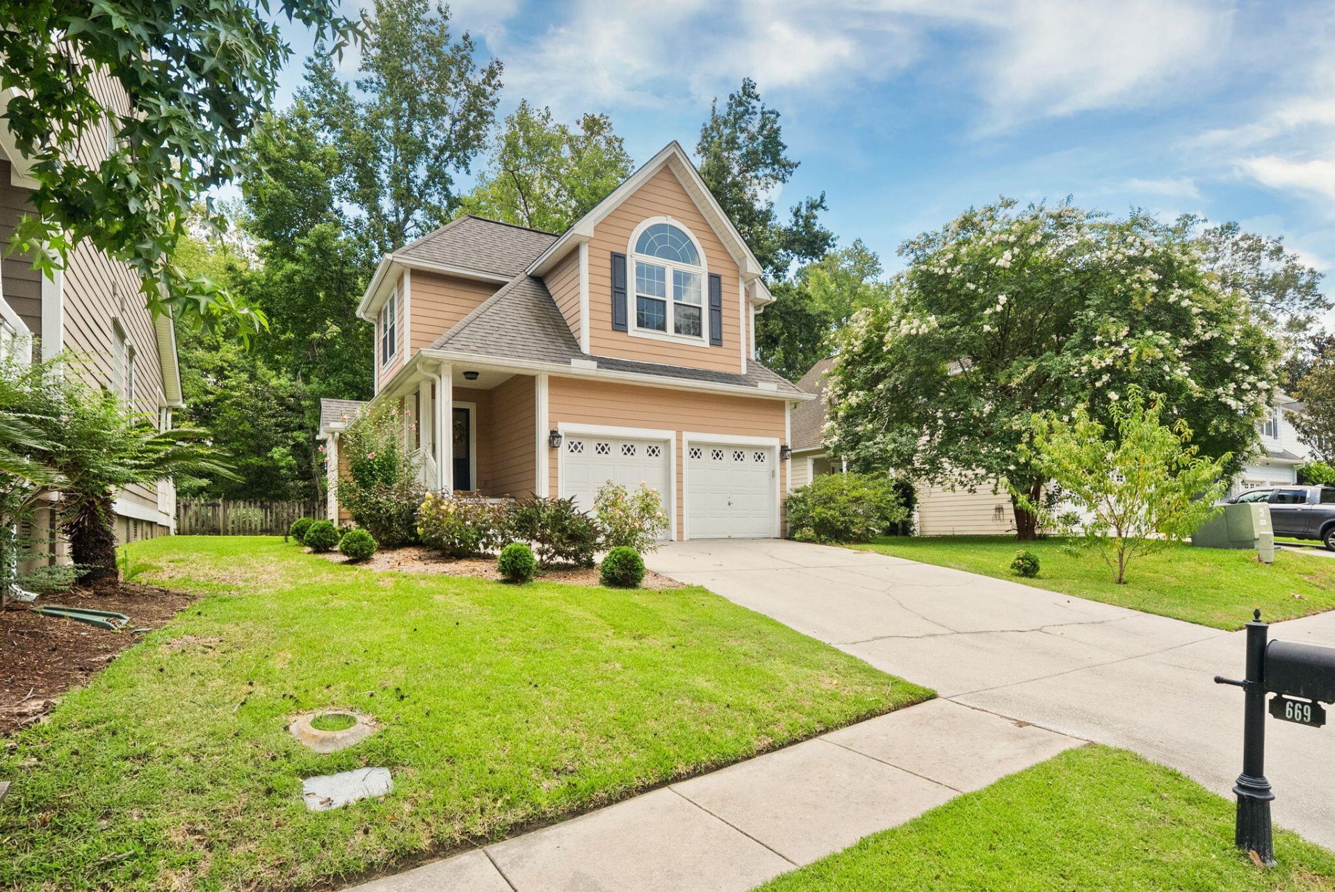 669 Fair Spring Drive Photo 4