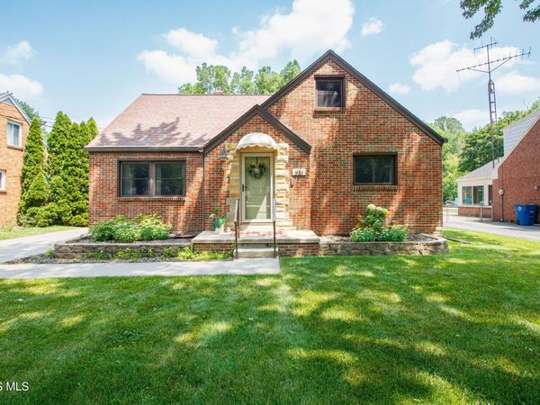 951 Mulberry Street, Perrysburg, OH 43551