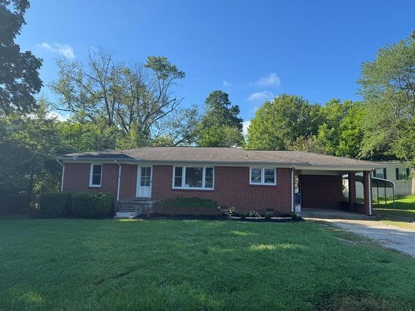 127 Davidson St , Camden, TN 38320