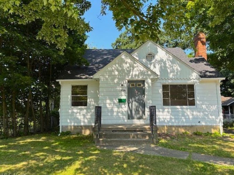 3726 Sunset Boulevard, Youngstown, OH 44502 Photo 1