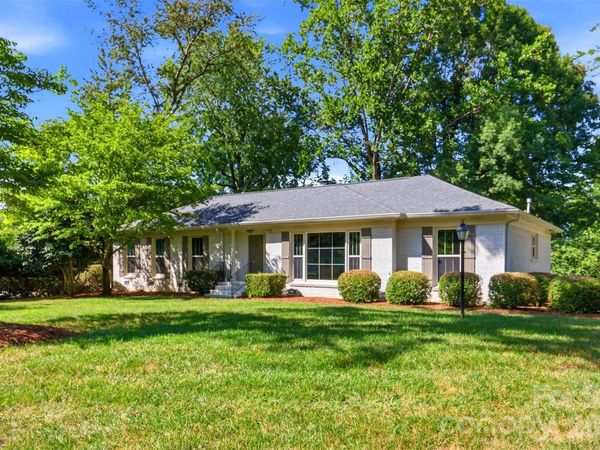 8115 Knollbrook Drive , Charlotte, NC 28270