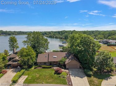 2445 Island View Drive, West Bloomfield Twp, MI 48324