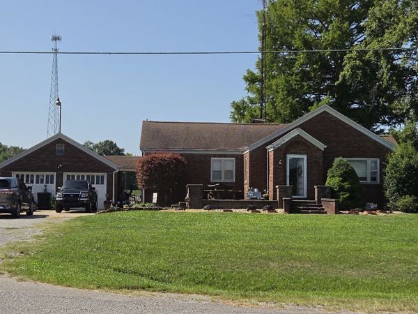 13448 Ewing Road , Whittington, IL 62897