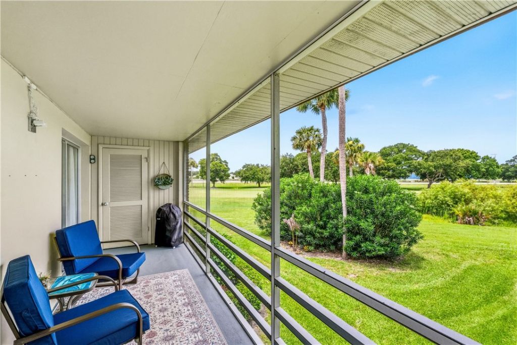 6 Vista Palm Lane, Unit 206, Vero Beach, FL 32962 Photo