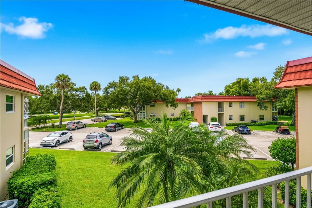 6 Vista Palm Lane, Unit 206, Vero Beach, FL 32962 Photo