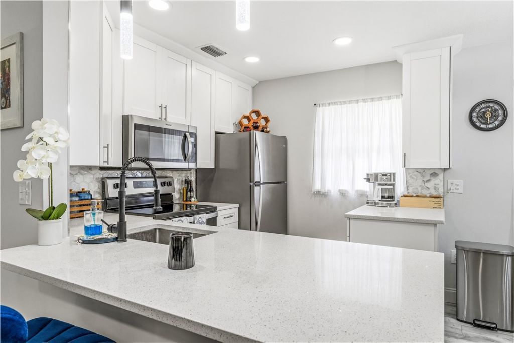 6 Vista Palm Lane, Unit 206, Vero Beach, FL 32962 Photo
