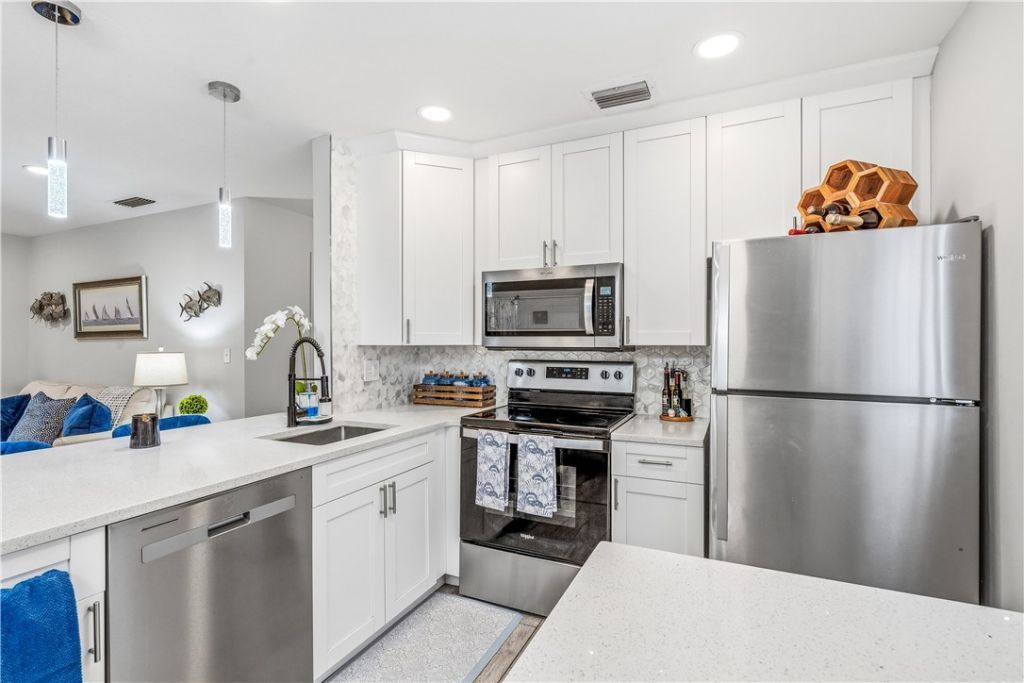 6 Vista Palm Lane, Unit 206, Vero Beach, FL 32962 Photo