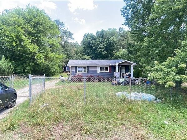 512 Donahoo Road SE, Silver Creek, GA 30173