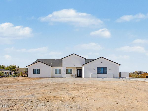 33634 W EARLL Drive, Tonopah, AZ 85354