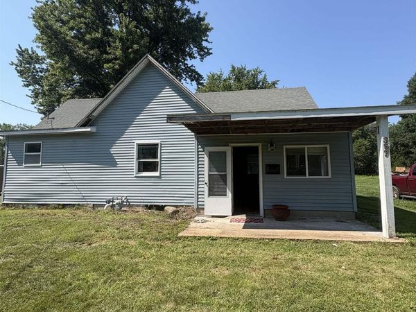 387 E Prairie Street, Waverly, IL 62692