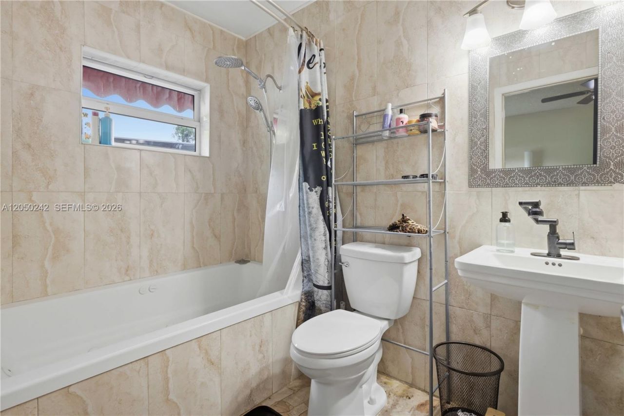 1630 NW 124th St , North Miami, FL 33167 Photo
