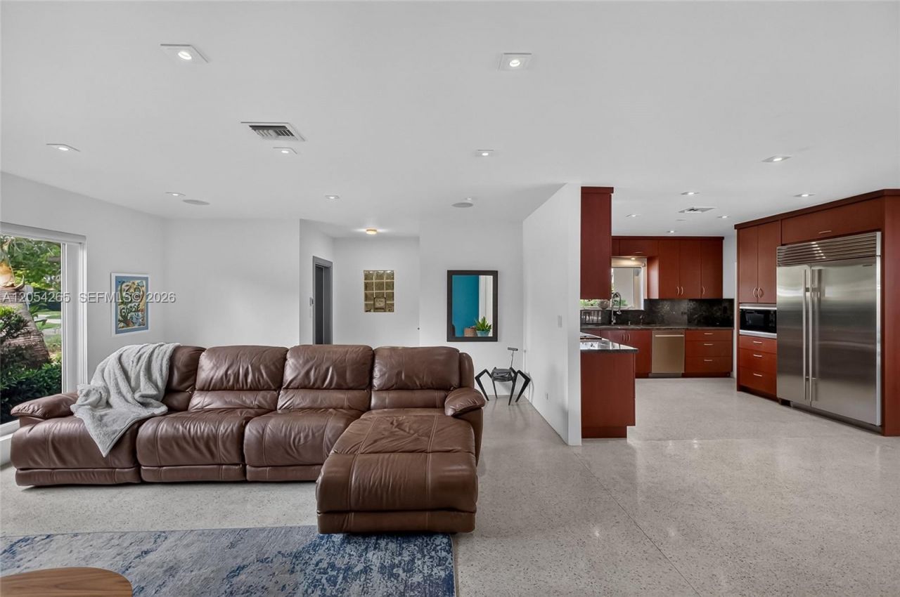 1065 NE 87th St, Miami, FL 33138 Photo