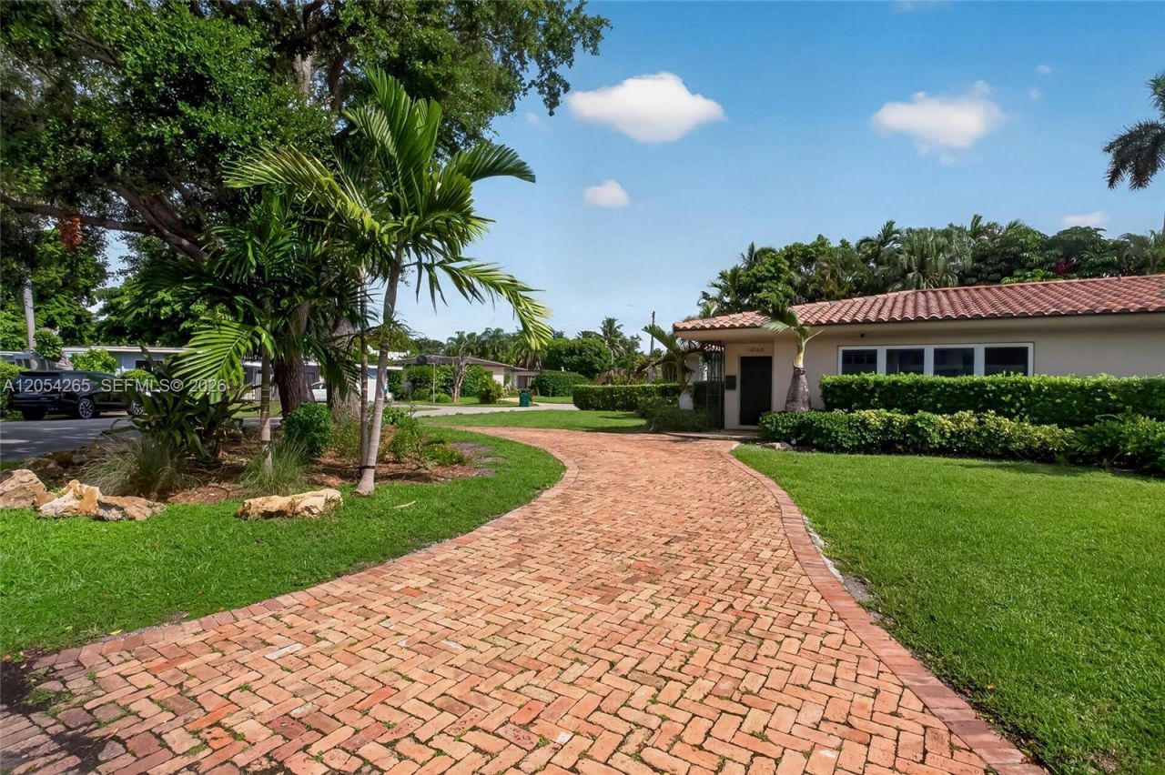 1065 NE 87th St, Miami, FL 33138 Photo