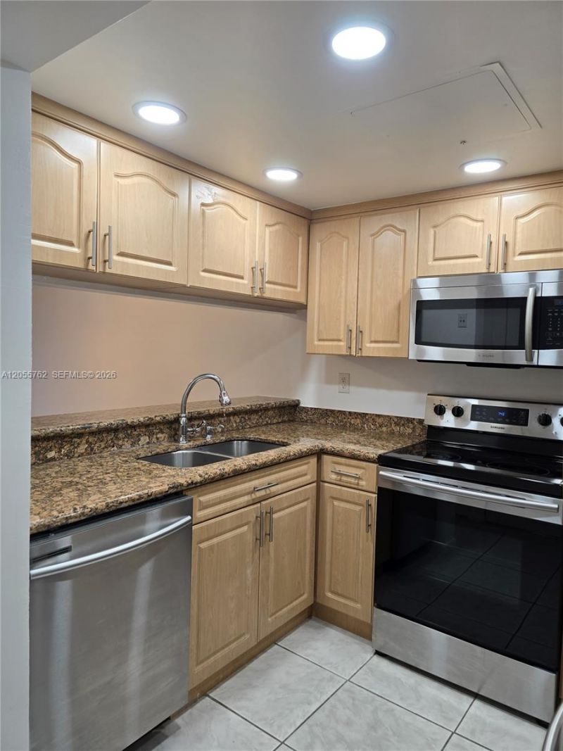 12230 SW 16th Ter , Unit J-102, Miami, FL 33175 Photo
