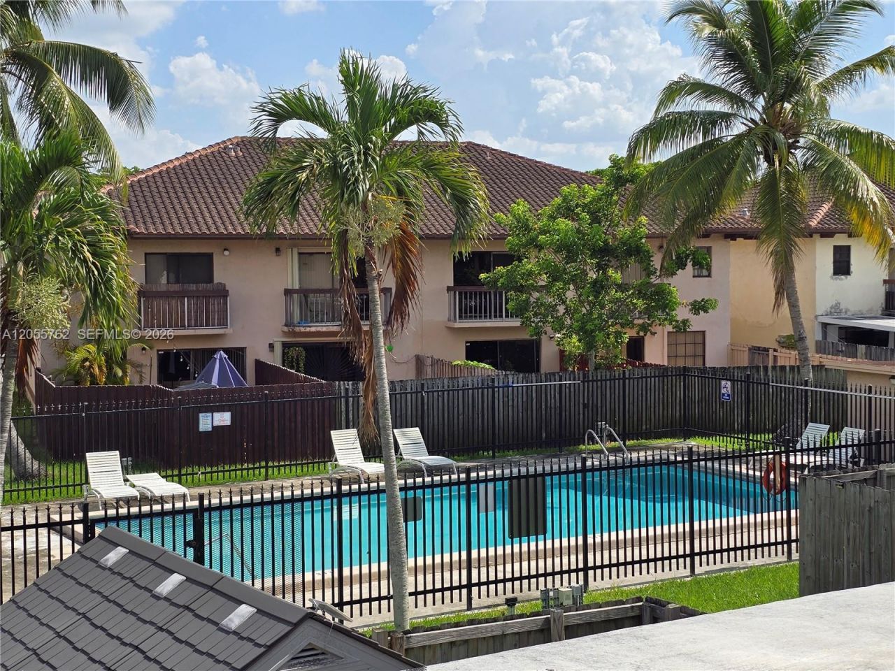 12230 SW 16th Ter , Unit J-102, Miami, FL 33175 Photo