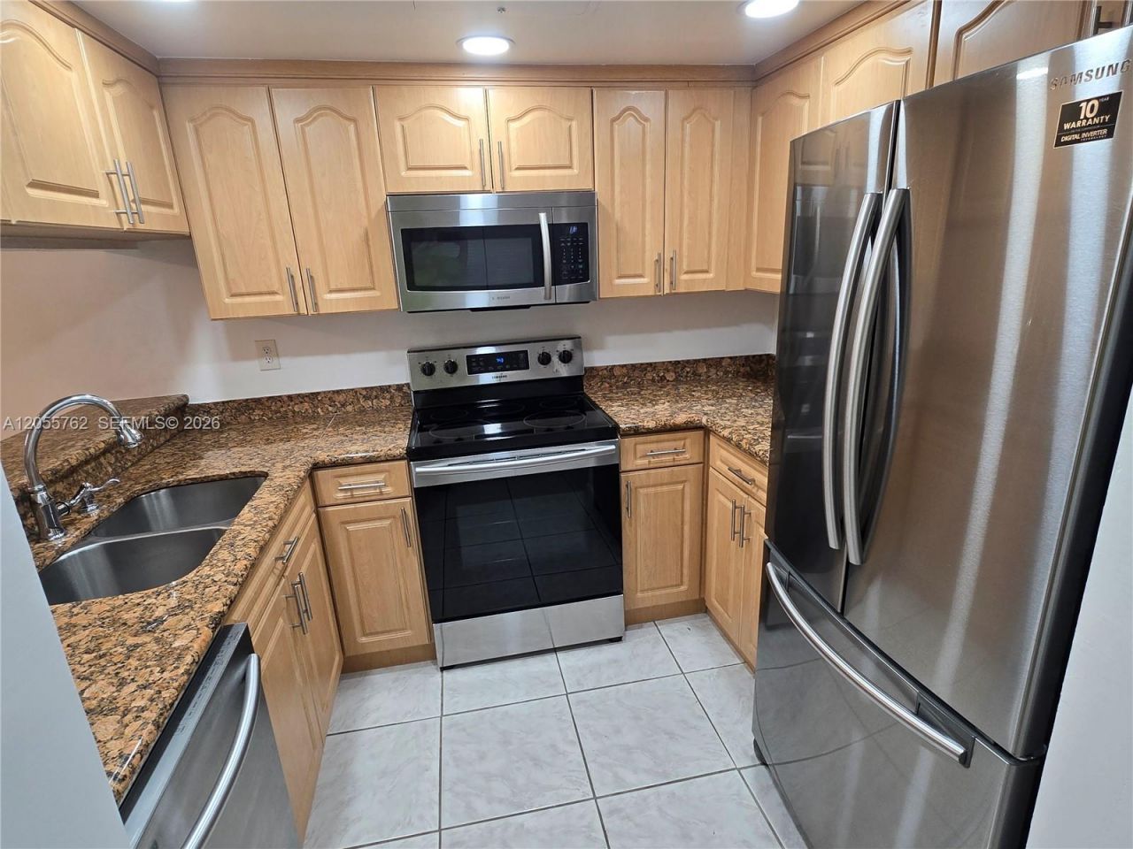 12230 SW 16th Ter , Unit J-102, Miami, FL 33175 Photo