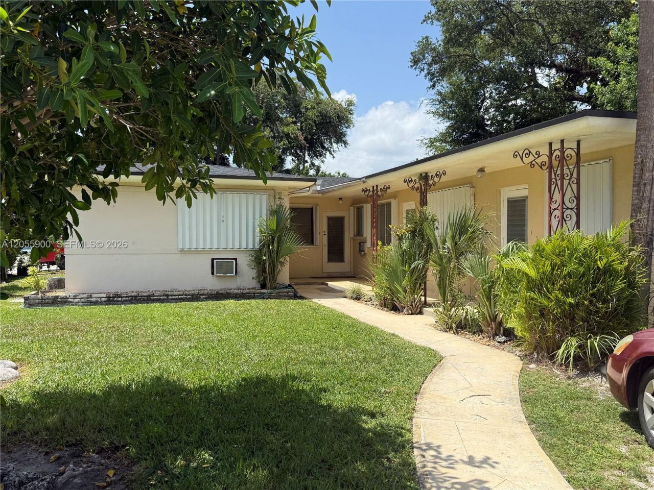 1570 NE 130th St , North Miami, FL 33161 Photo