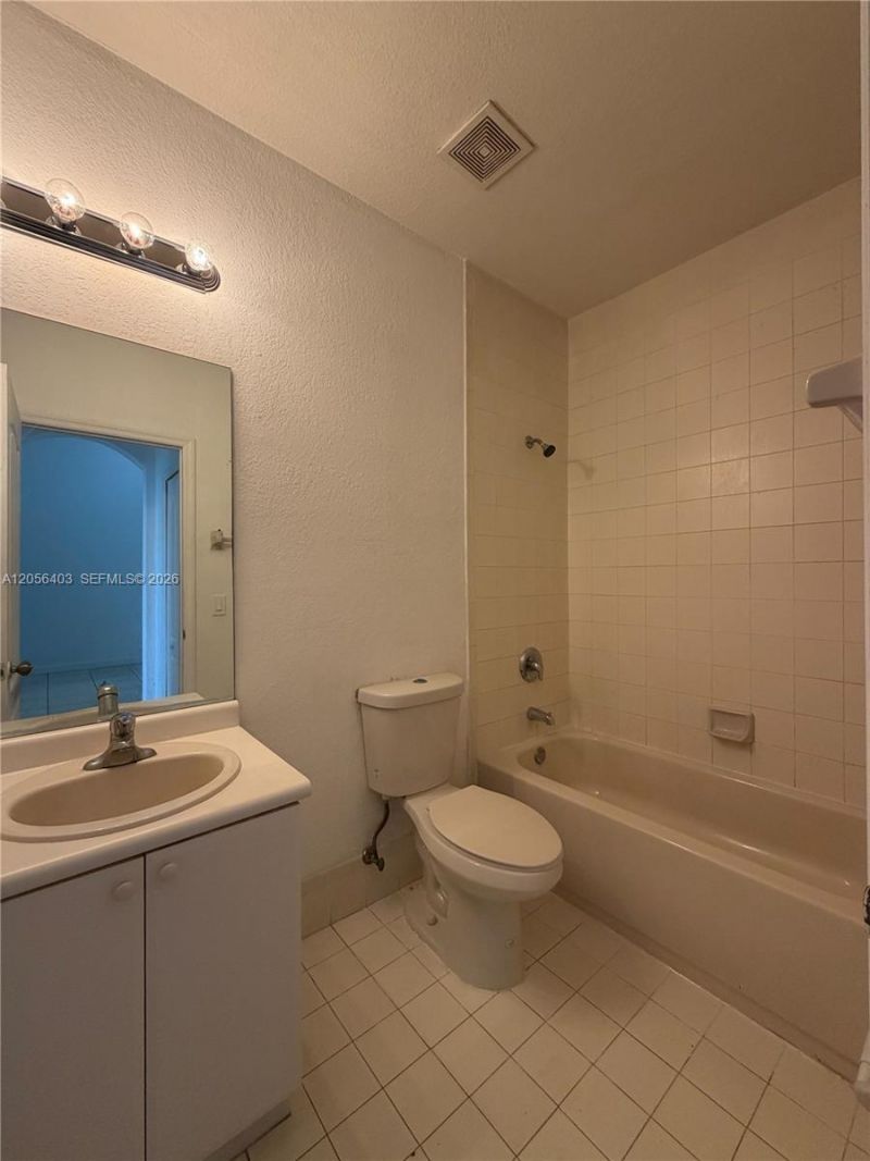 1661 SE 28th St , Unit 204, Homestead, FL 33035 Photo