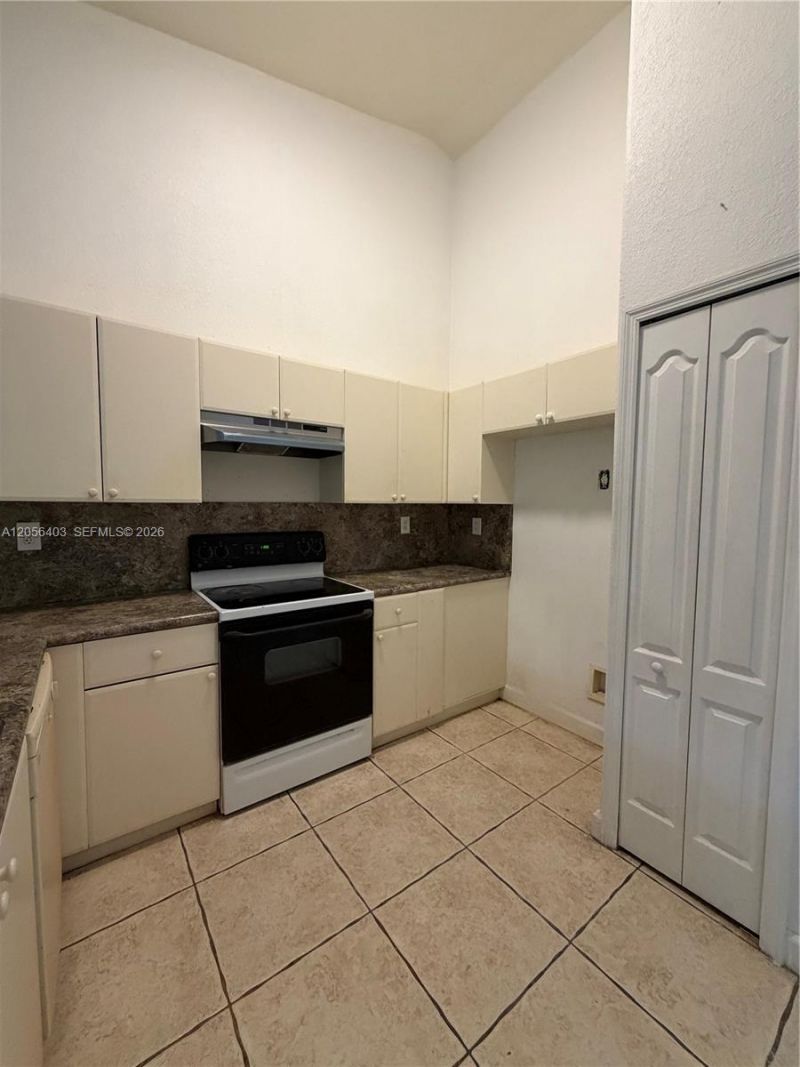 1661 SE 28th St , Unit 204, Homestead, FL 33035 Photo