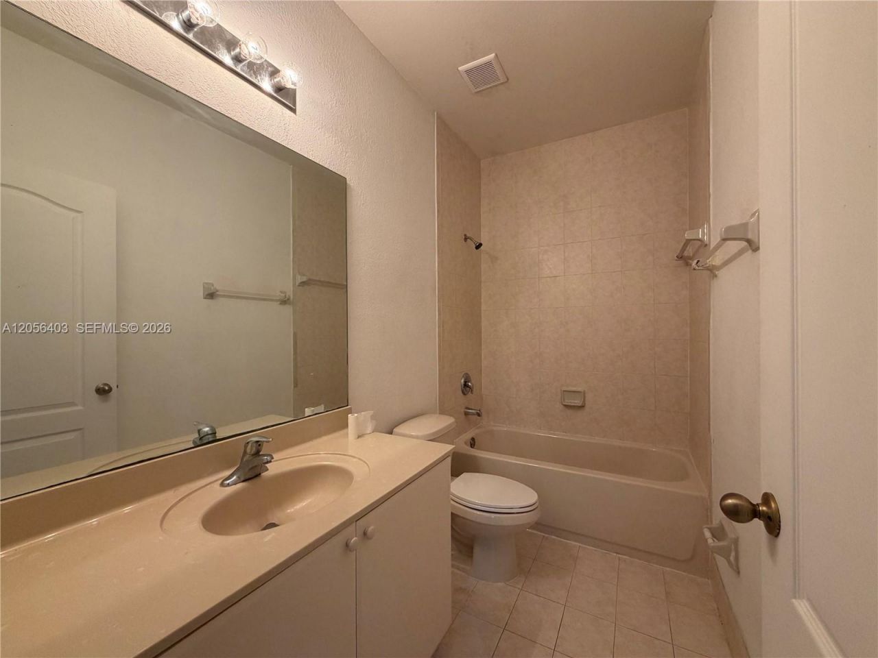 1661 SE 28th St , Unit 204, Homestead, FL 33035 Photo