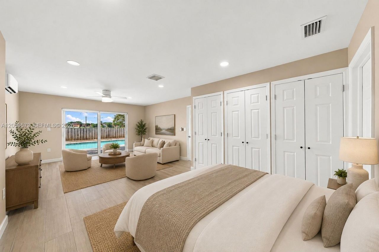 8406 NW 201st St, Hialeah, FL 33015 Photo