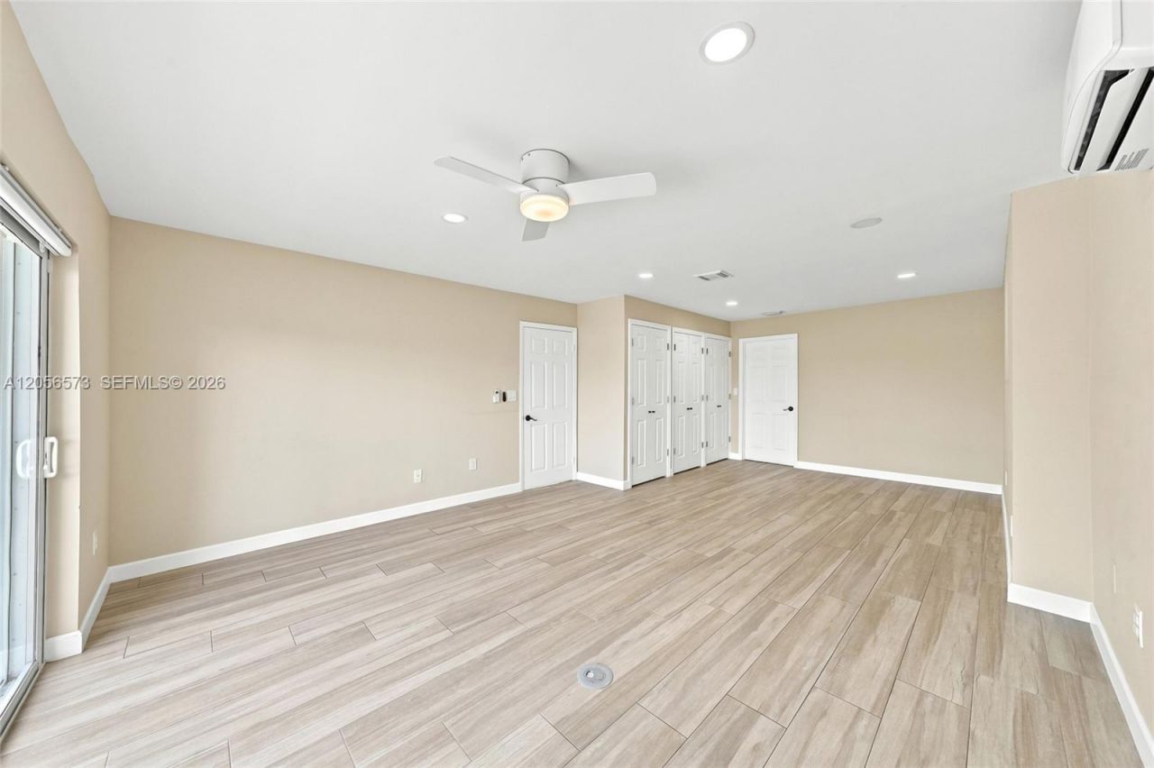 8406 NW 201st St, Hialeah, FL 33015 Photo
