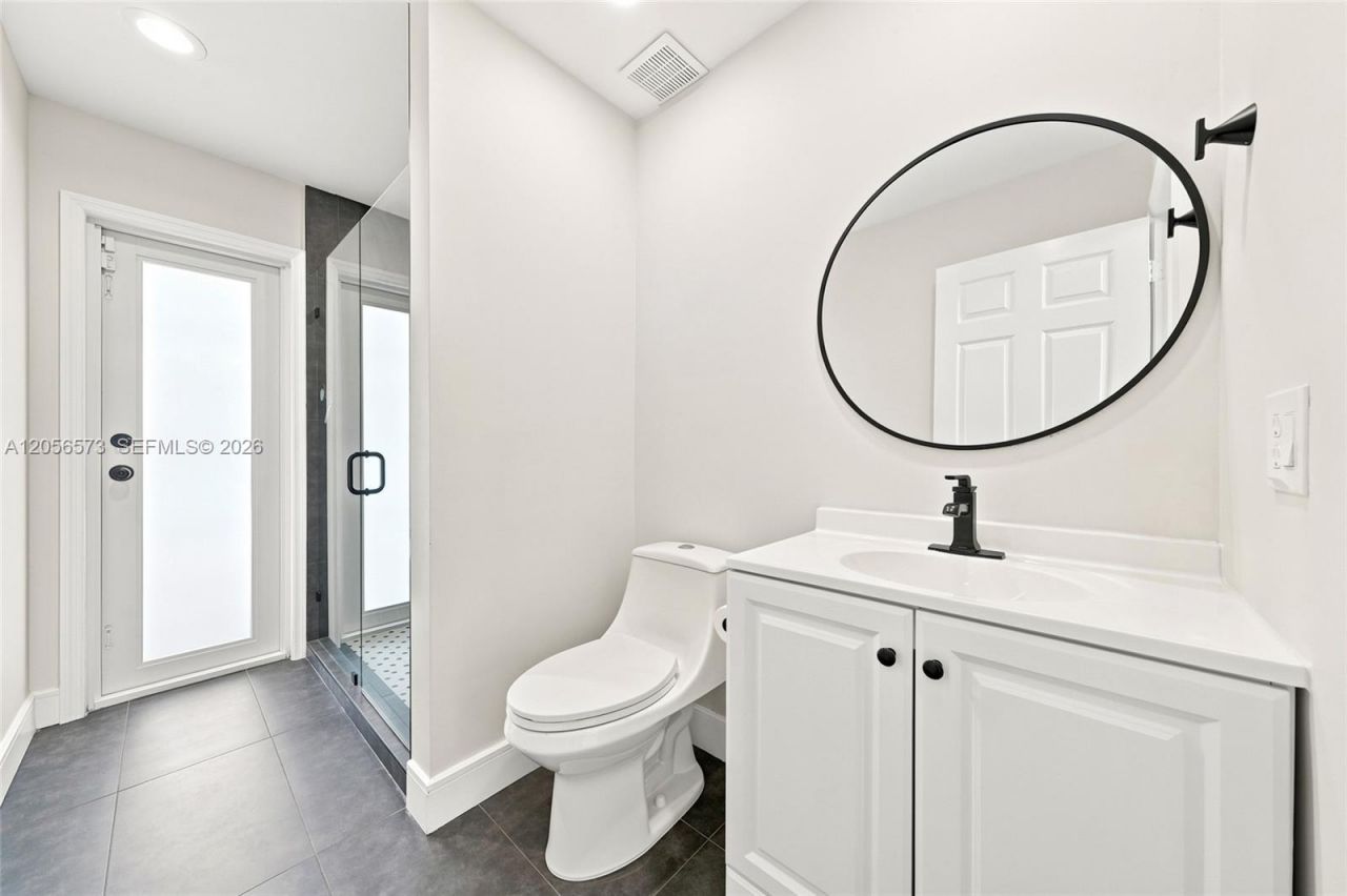8406 NW 201st St, Hialeah, FL 33015 Photo