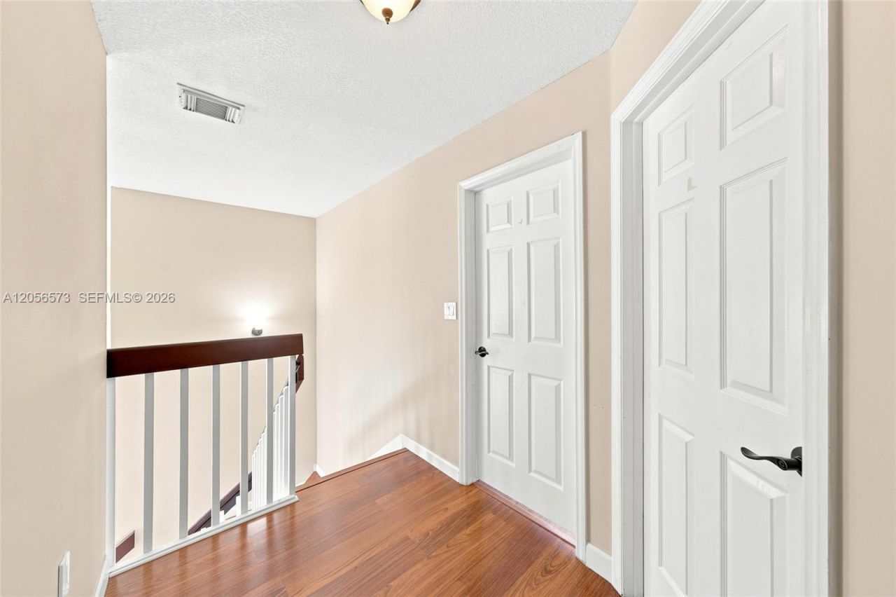 8406 NW 201st St, Hialeah, FL 33015 Photo