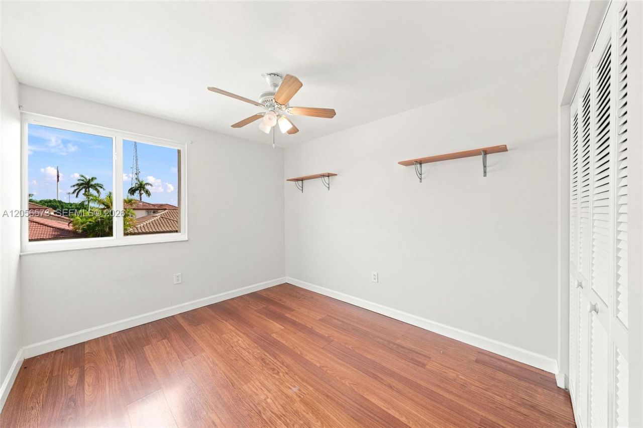 8406 NW 201st St, Hialeah, FL 33015 Photo