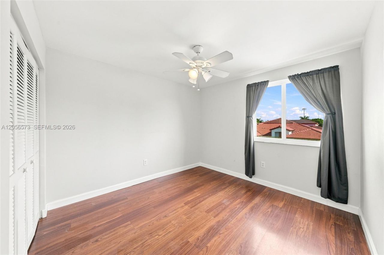8406 NW 201st St, Hialeah, FL 33015 Photo