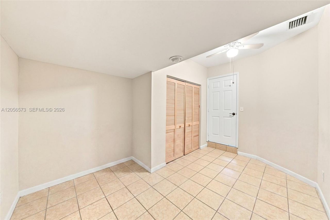 8406 NW 201st St, Hialeah, FL 33015 Photo