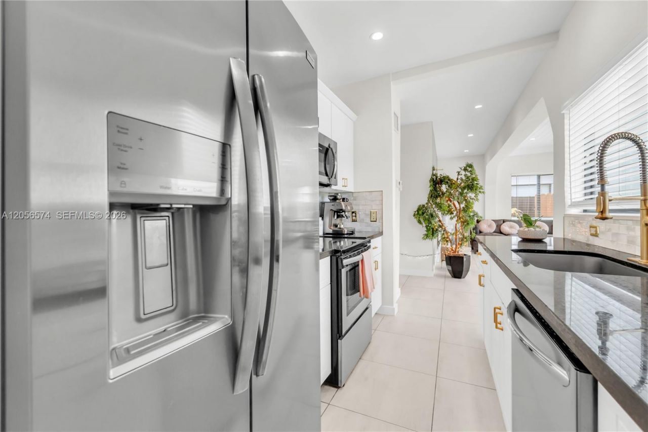 1340 NW 4th Ave , Fort Lauderdale, FL 33311 Photo