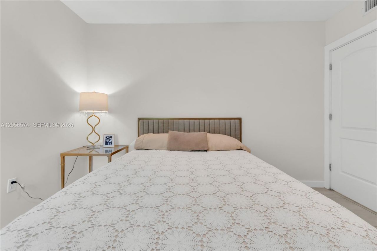 1340 NW 4th Ave , Fort Lauderdale, FL 33311 Photo